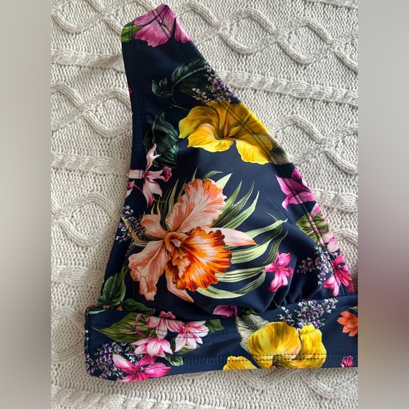 Kona Sol Tropical Bikini Top with adjustable strap & closure Women’s size med - Picture 4 of 7